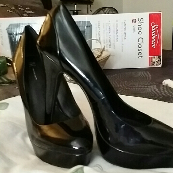 INC International Concepts Shoes - Black platforms size 10